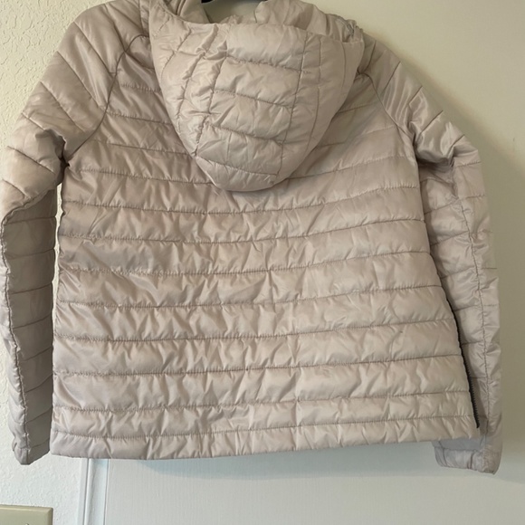 Everlane Renew Puffer Hoodie Cream - Picture 3 of 6